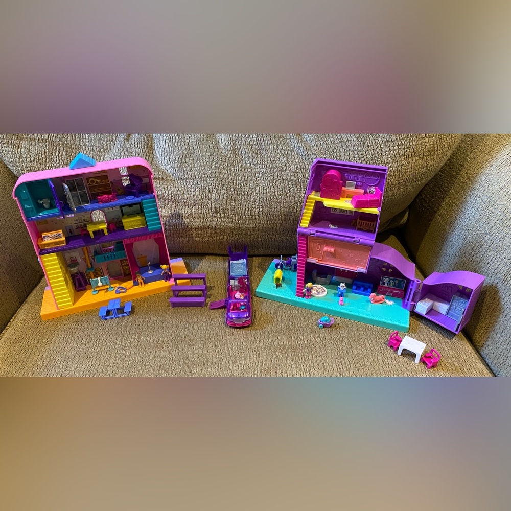 Colorful Polly Pocket Dollhouse, school and limo playset bundle